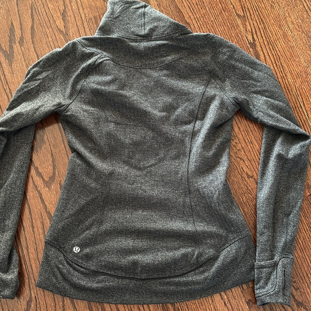 Lululemon Pull Over - image 2